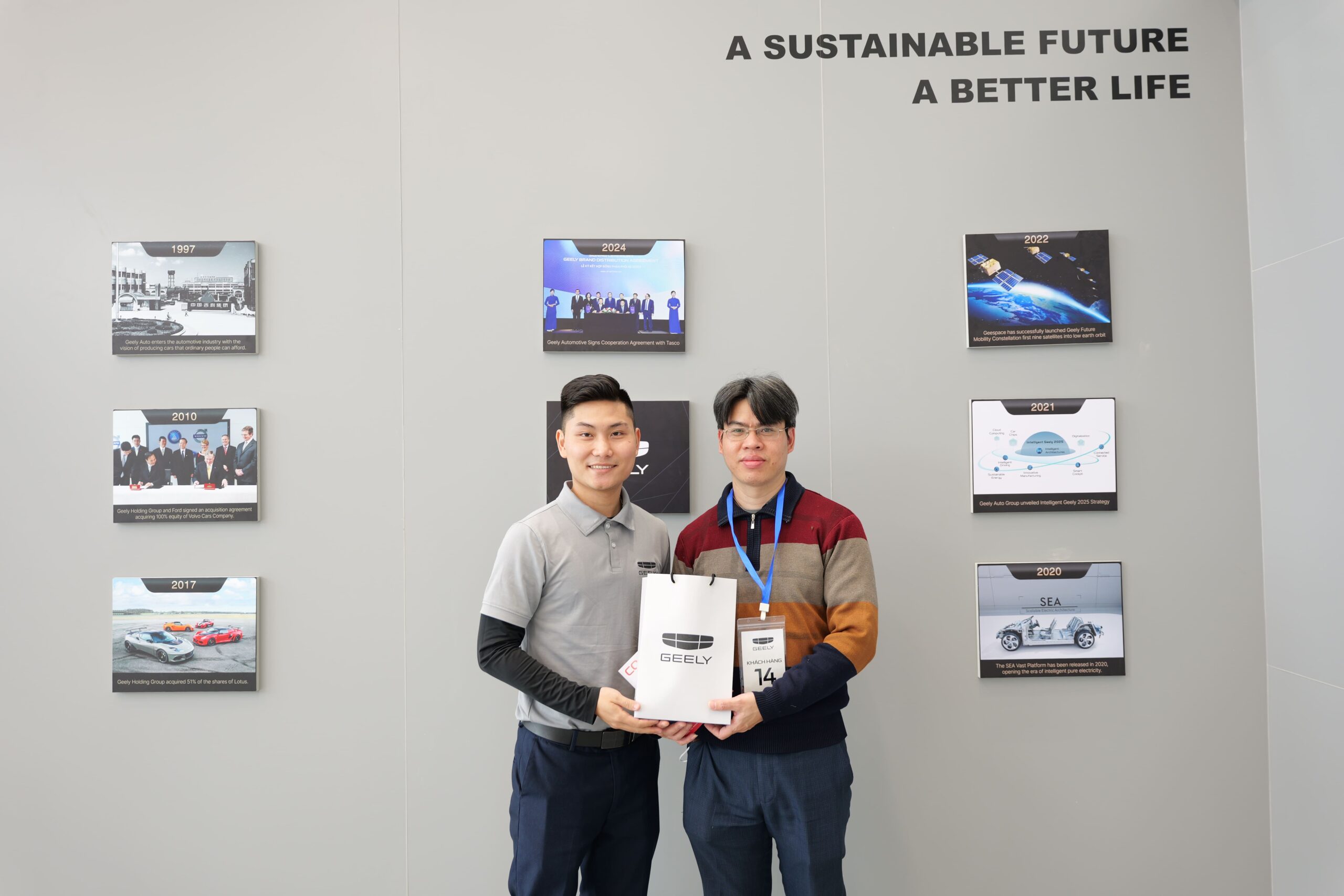 Những món quà độc quyền Geely Gia Định tri ân khách hàng 